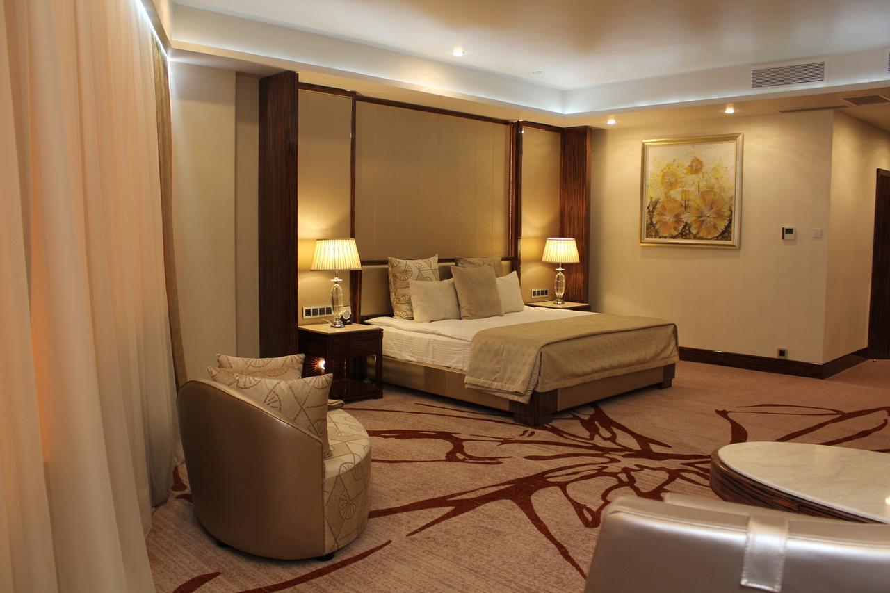 Boutique Hotel Health Club&Spa Grand Prix Akmola Esterno foto