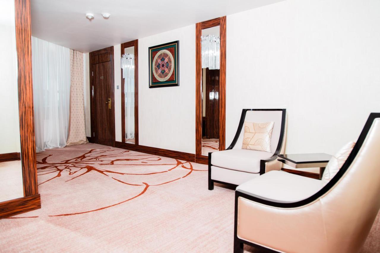 Boutique Hotel Health Club&Spa Grand Prix Akmola Esterno foto