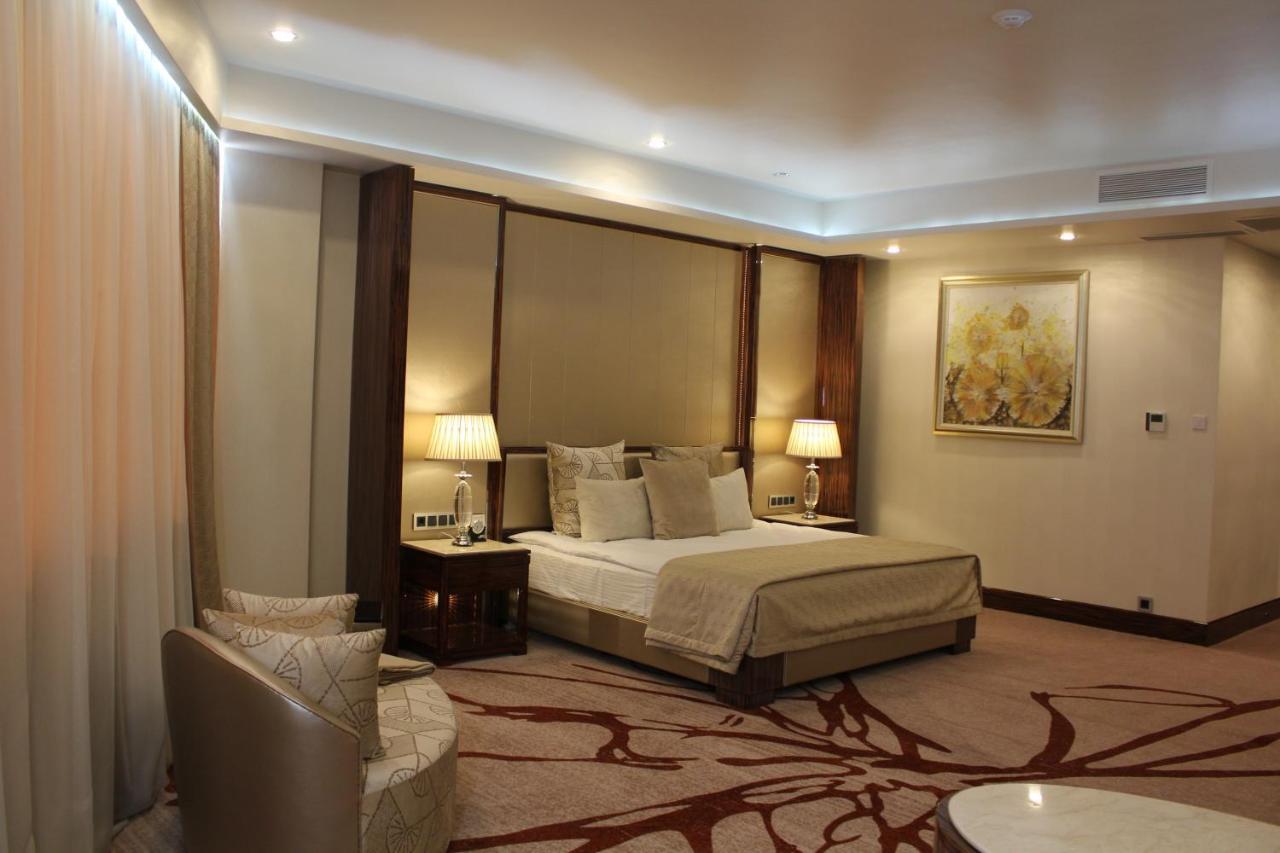 Boutique Hotel Health Club&Spa Grand Prix Akmola Esterno foto